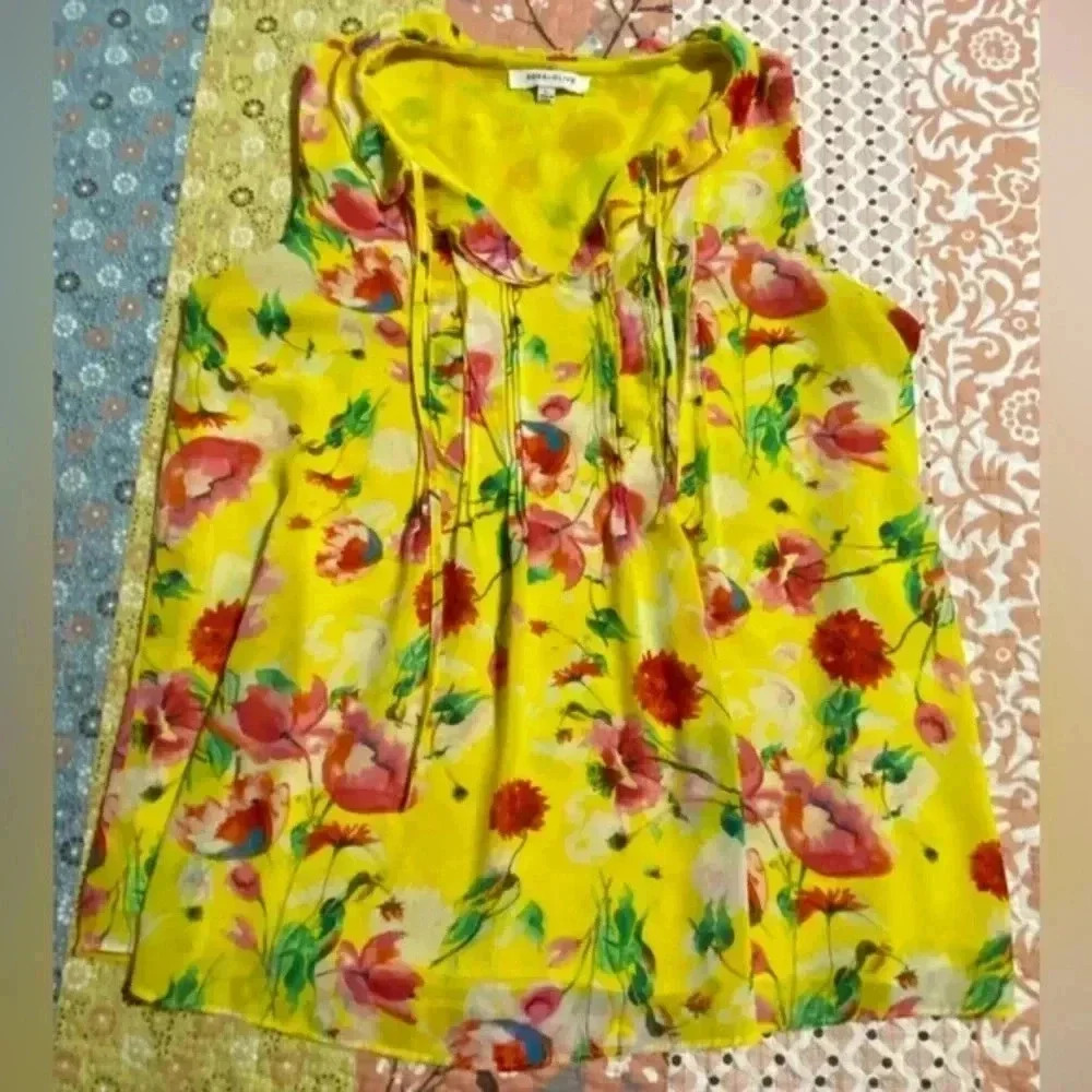 Size Large Rose + Olive Yellow Pink Red Floral Sleeveless Tie Ruffle Top Blouse